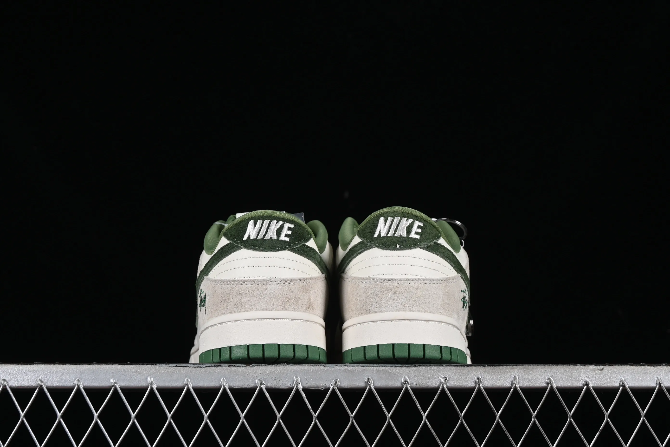 All Categories Nk SB Dunk Series Nk SB Dunk Low Low-top sneakers F version Stussy